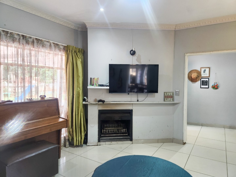 4 Bedroom Property for Sale in Flamwood North West